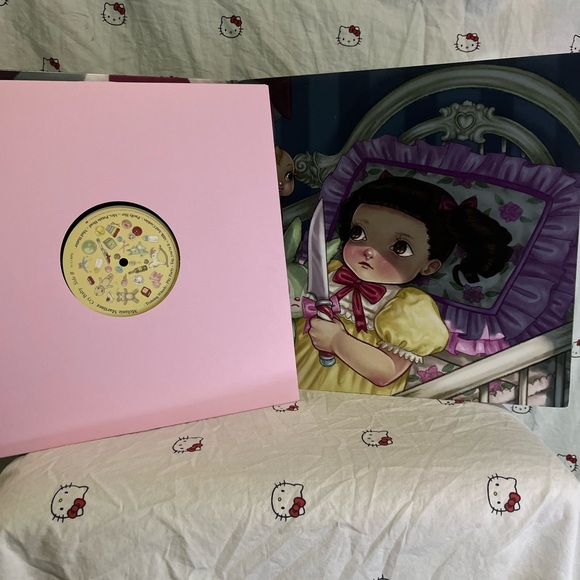 MELANIE MARTINEZ Crybaby vinyl album, booklet included - Picture 2 of 4